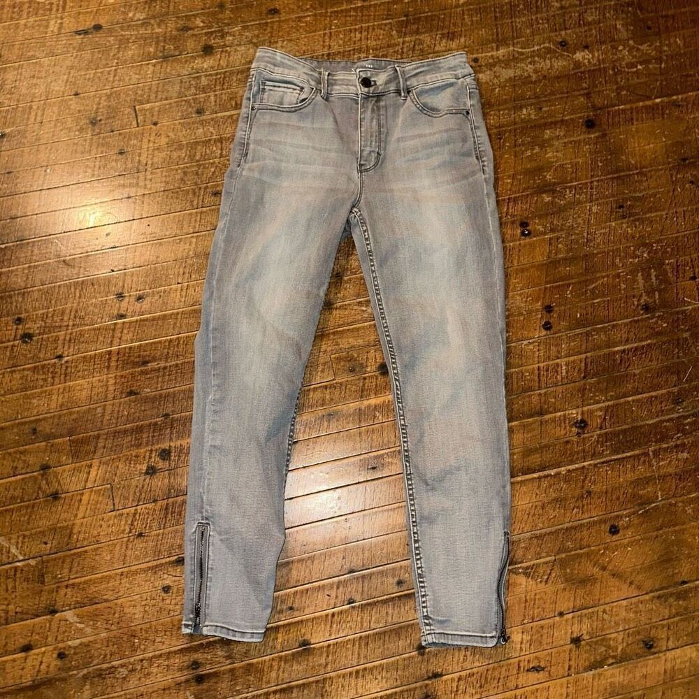 White House Black Market gray moto 4 skinny crop jeans